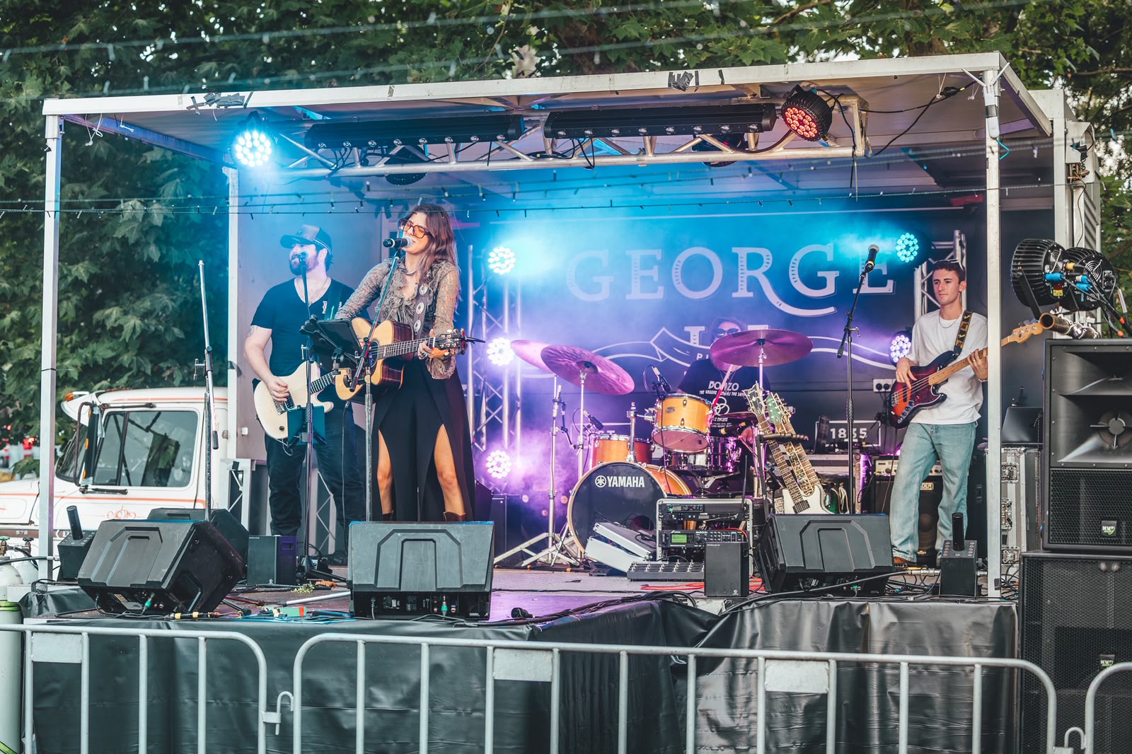 Bianca Joulianou performing with her band